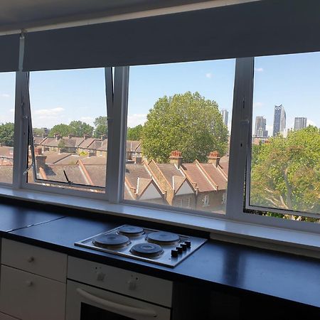 لندن Double Room In Private Apartment المظهر الخارجي الصورة