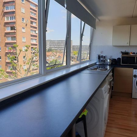 لندن Double Room In Private Apartment المظهر الخارجي الصورة