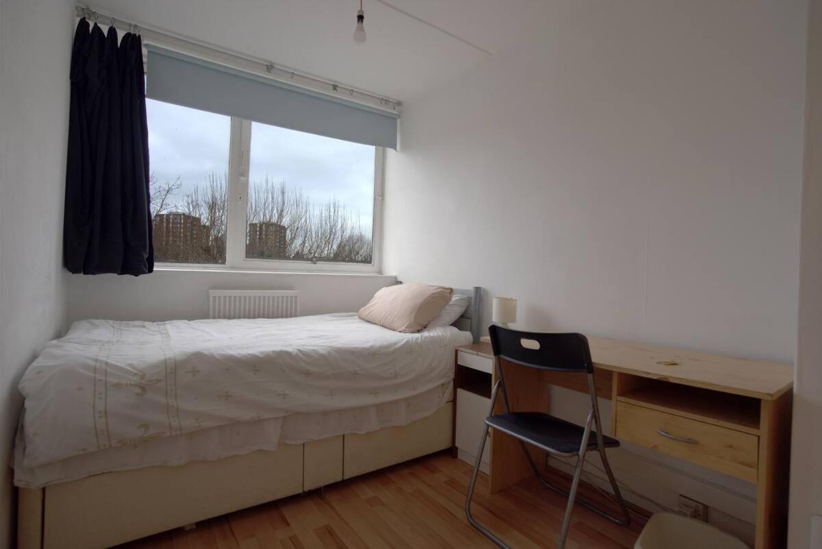 لندن Double Room In Private Apartment المظهر الخارجي الصورة